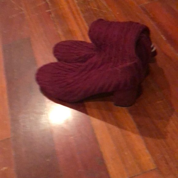 Shoes - Picture 3 of 3